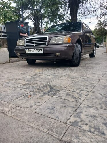 Mercedes C 180 1995, 456,000 km - 1.8 l - Qazax