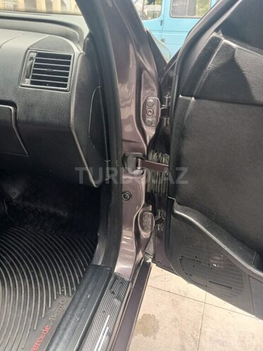 Mercedes C 180 1995, 456,000 km - 1.8 l - Qazax