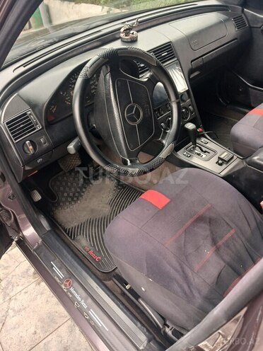 Mercedes C 180 1995, 456,000 km - 1.8 l - Qazax
