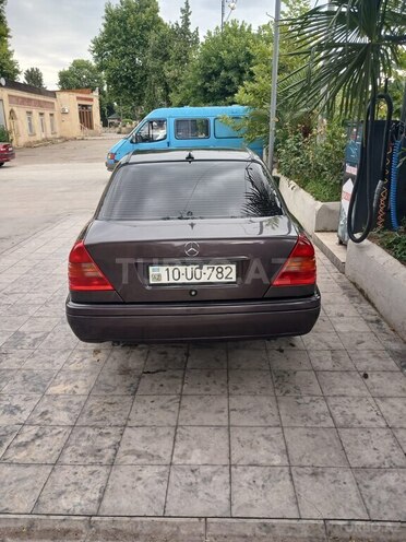 Mercedes C 180 1995, 456,000 km - 1.8 l - Qazax