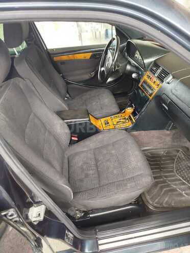 Mercedes C 240 1998, 200,000 km - 2.4 л - Neftçala