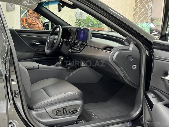 Lexus ES 300h-11