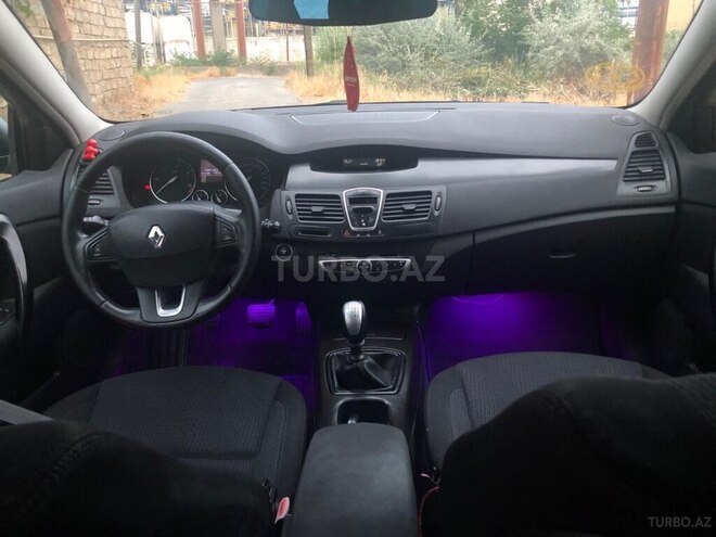Renault Laguna-9