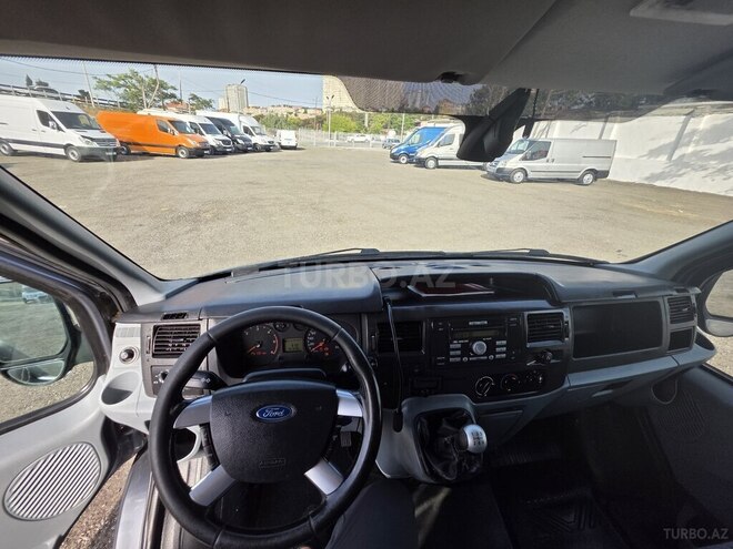 Ford Transit-4