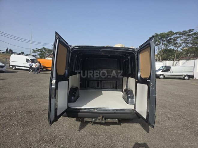Ford Transit-9
