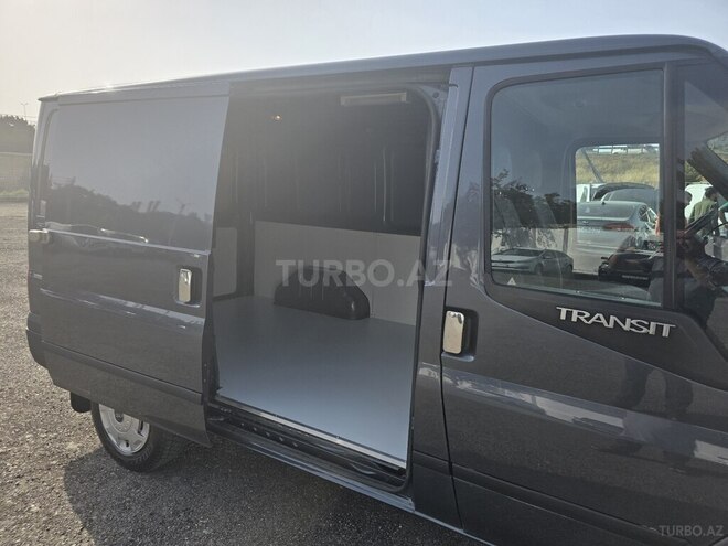 Ford Transit-7