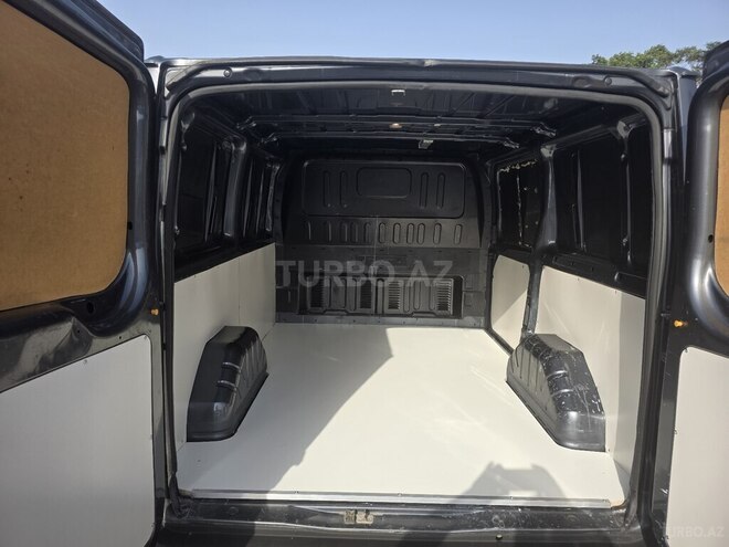 Ford Transit-8