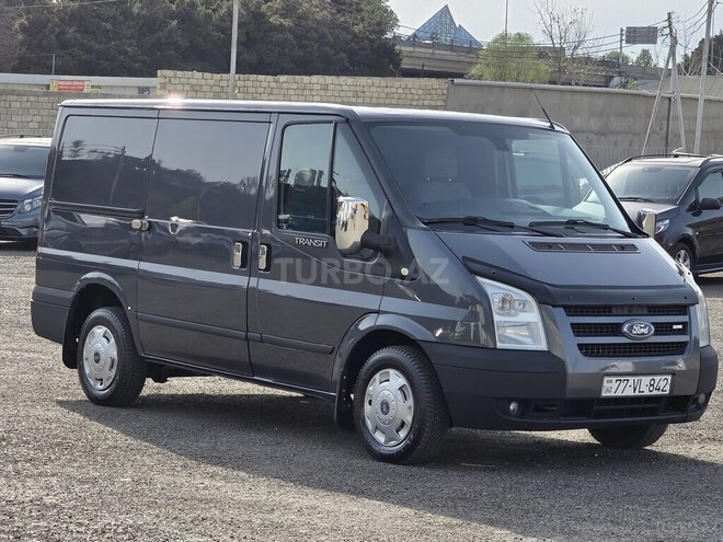 Ford Transit-17