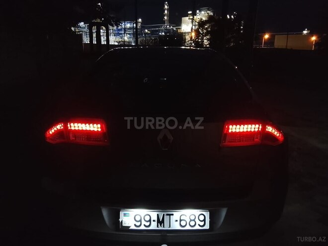 Renault Laguna-20