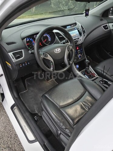 Hyundai Avante 2015, 177,200 km - 1.6 л - Bakı