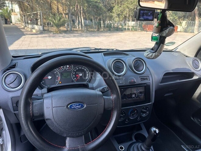 Ford Fiesta 2005, 191,000 km - 1.4 l - Bakı