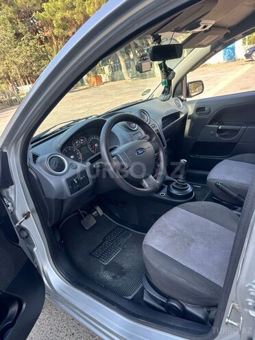 Ford Fiesta 2005, 191,000 km - 1.4 l - Bakı
