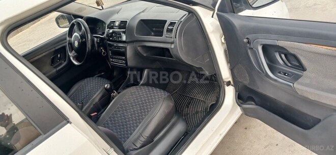 Skoda Fabia 2013, 234,123 km - 1.6 l - Bakı