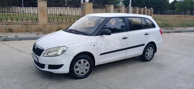 Skoda Fabia 2013, 234,123 km - 1.6 l - Bakı