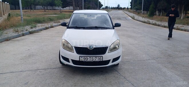 Skoda Fabia 2013, 234,123 km - 1.6 l - Bakı