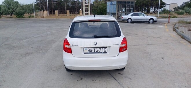 Skoda Fabia 2013, 234,123 km - 1.6 l - Bakı