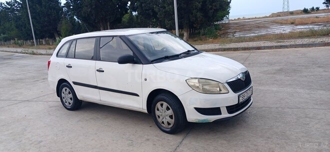 Skoda Fabia 2013, 234,123 km - 1.6 l - Bakı