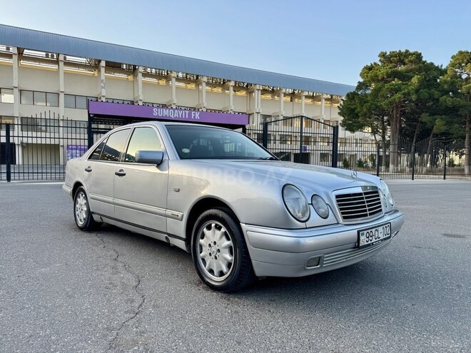 Mercedes E 230-3