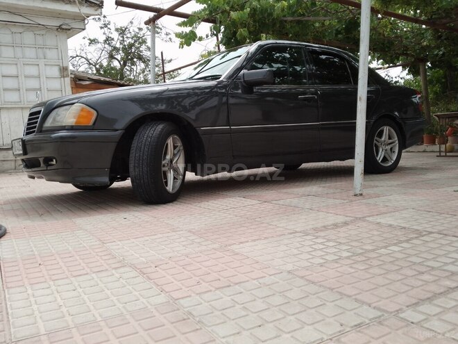 Mercedes C 220 1993, 150,000 km - 2.2 л - Salyan