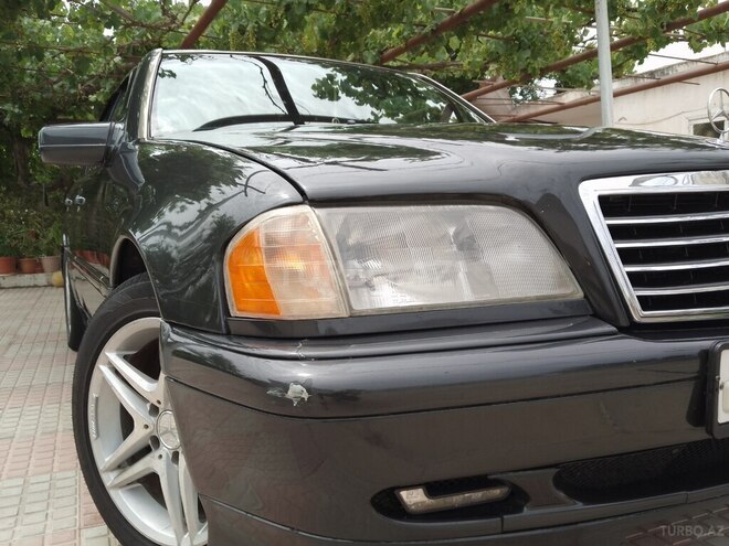 Mercedes C 220 1993, 150,000 km - 2.2 л - Salyan