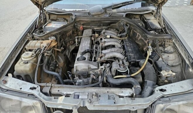 Mercedes E 300 d 1991, 369,000 km - 3.0 л - Bakı