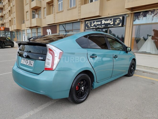 Toyota Prius-8