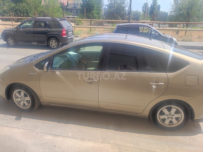 Toyota Prius-2