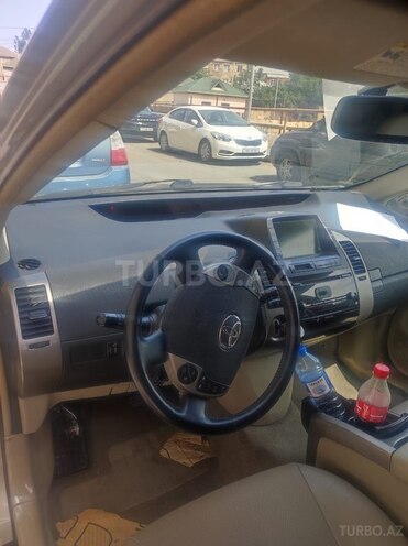 Toyota Prius-5