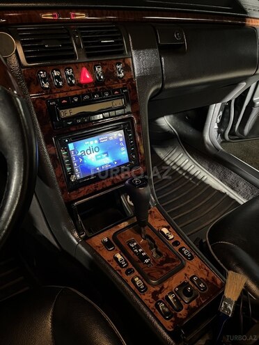 Mercedes E 270 2001, 207,841 km - 2.7 l - Bakı