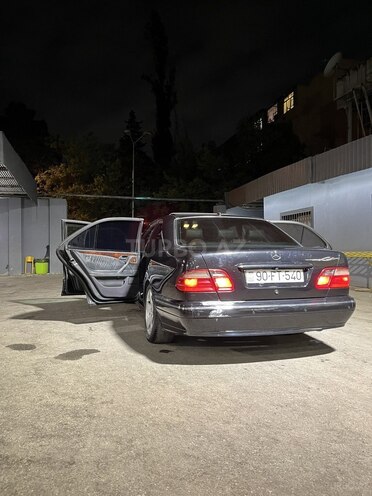 Mercedes E 270 2001, 207,841 km - 2.7 l - Bakı