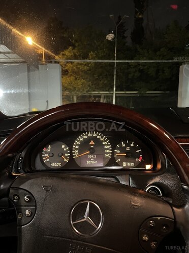 Mercedes E 270 2001, 207,841 km - 2.7 l - Bakı