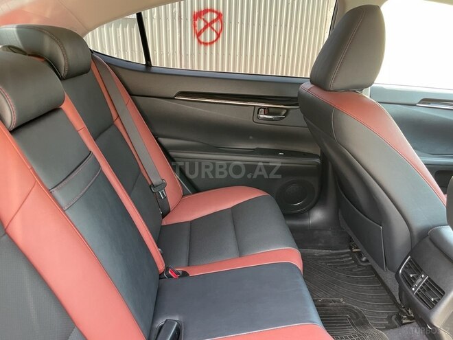 Lexus ES 250 2015, 130,100 km - 2.5 л - Bakı
