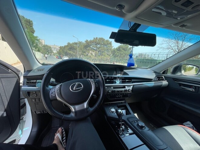 Lexus ES 250 2015, 130,100 km - 2.5 л - Bakı