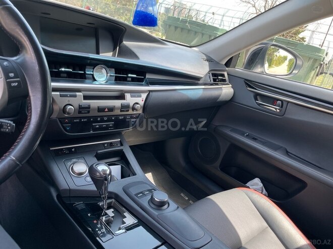 Lexus ES 250 2015, 130,100 km - 2.5 л - Bakı