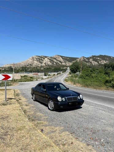 Mercedes E 230 1997, 282,000 km - 2.3 l - Mingəçevir