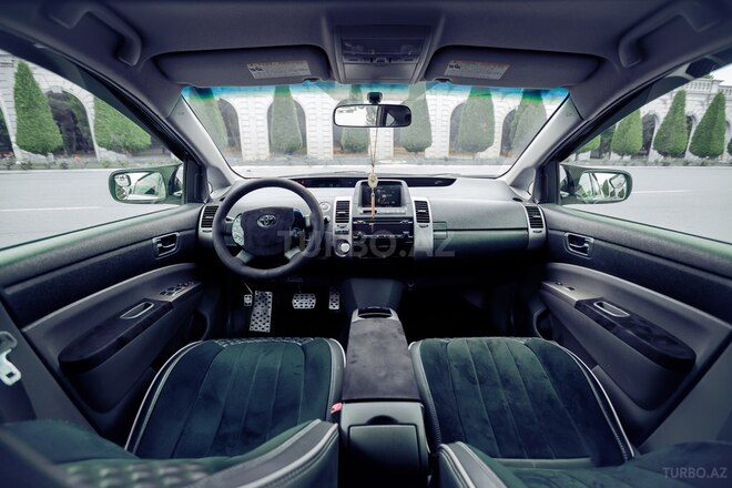 Toyota Prius-8