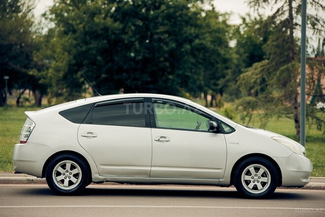 Toyota Prius-7