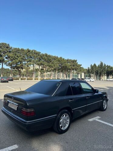 Mercedes E 220 1994, 344,800 km - 2.2 л - Sumqayıt