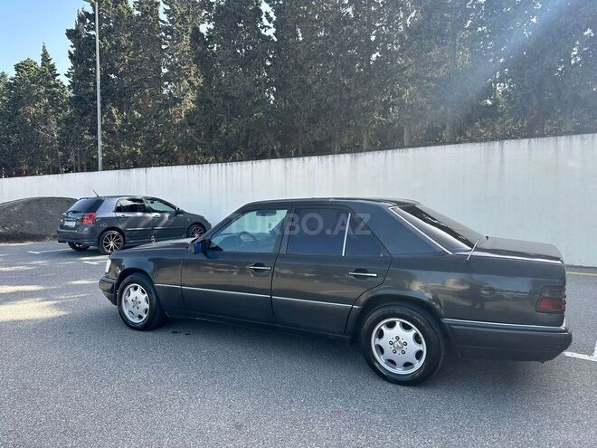 Mercedes E 220 1994, 344,800 km - 2.2 л - Sumqayıt
