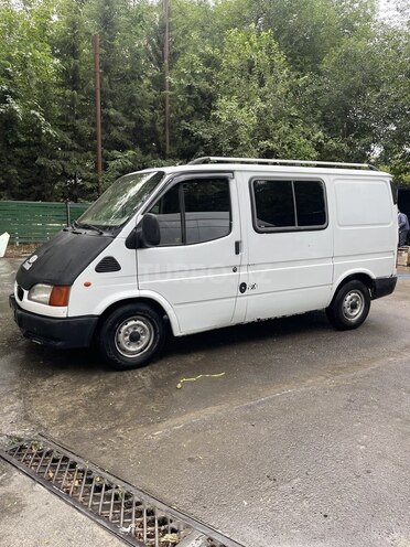 Ford Transit-3