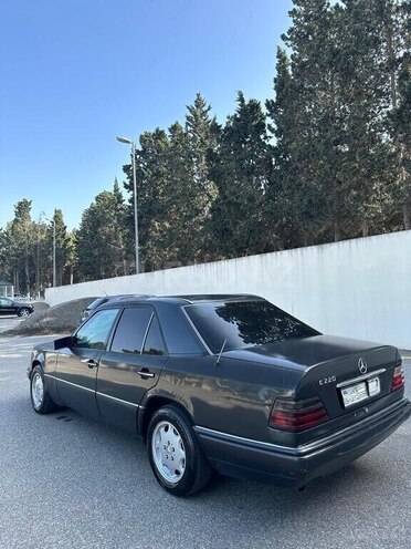 Mercedes E 220 1994, 344,800 km - 2.2 л - Sumqayıt