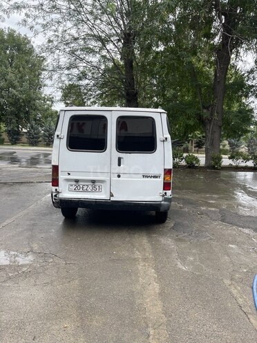 Ford Transit-7