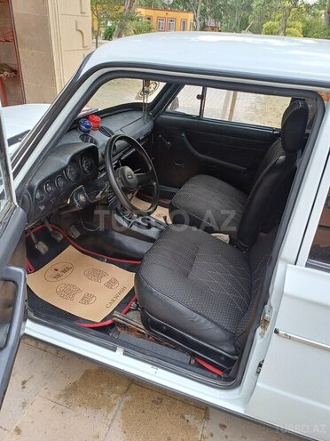LADA (VAZ) 2106 1984, 99,999 km - 1.6 l - Salyan