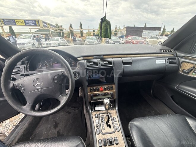 Mercedes E 240 1999, 250,000 km - 2.4 l - Gəncə
