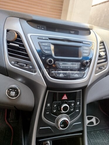 Hyundai Elantra 2015, 214,000 km - 1.8 л - Bakı