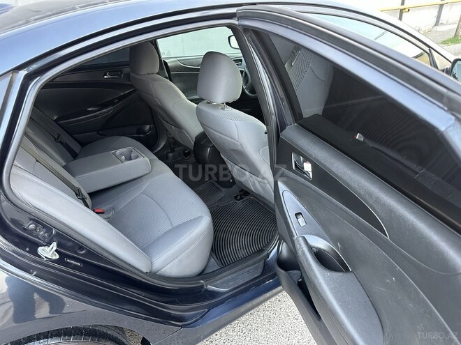 Hyundai Sonata-5
