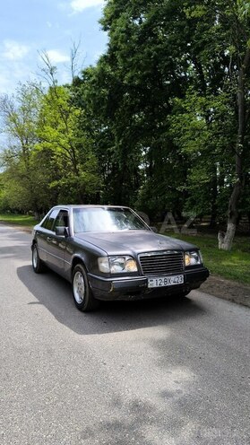 Mercedes E 200 d 1987, 500,000 km - 0.2 l - Biləsuvar