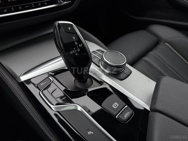 BMW 520 2017, 175,000 km - 2.0 l - Bakı