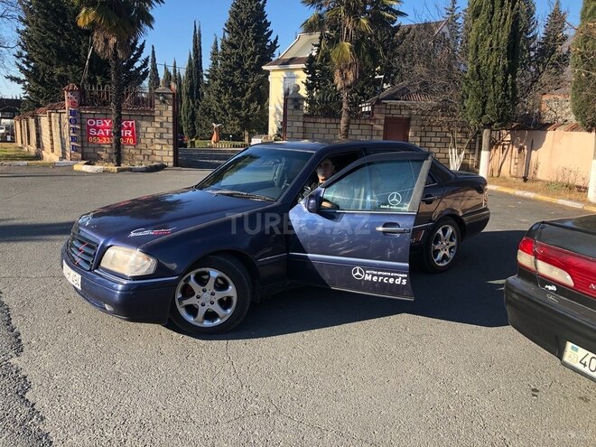 Mercedes C 220 1995, 250,000 km - 2.2 л - Zaqatala