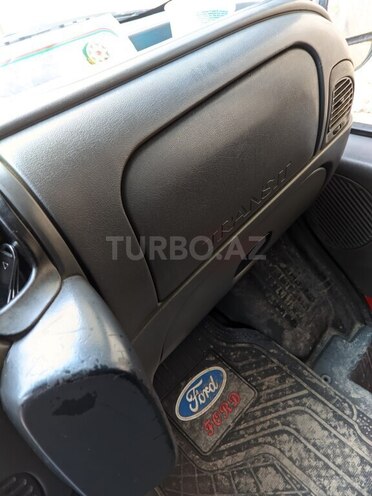 Ford Transit 2000, 500,000 km - 2.5 л - Quba